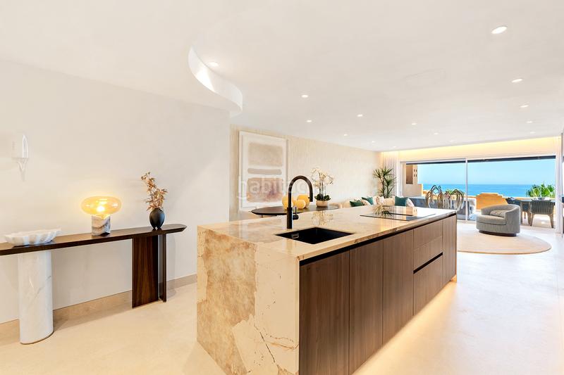 Foto bb768f17-87cf-4145-a3c6-540f279e0f0e. Apartamento en nacional 340 159 apartamento costero reformado con vistas al mar e interiores sofisticados los granados del mar, este en Estepona