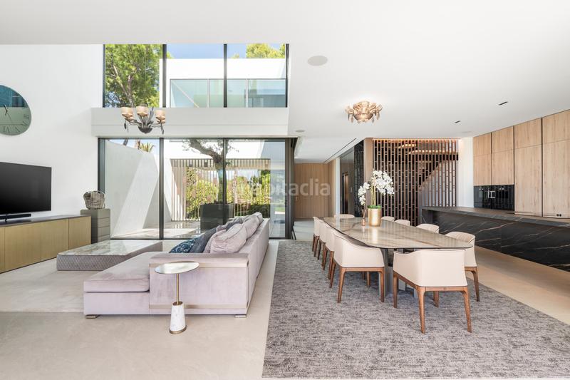 Foto 126174c9-f8f5-4362-9ae0-0c68559ebade. Casa aparellada a joan miro-atalaya rio ver 42 a Marbella