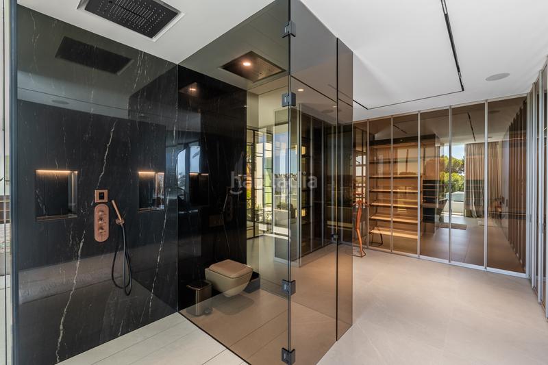 Foto 280e6d38-e2e9-40d1-8e79-2058631b4fa1. Casa aparellada a joan miro-atalaya rio ver 42 a Marbella