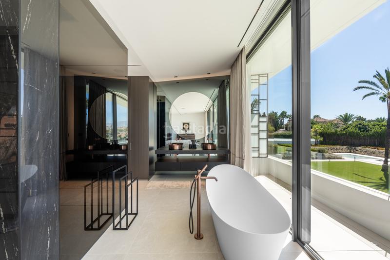 Foto 7e7924bf-9297-46c8-8ad7-0ecef3a2c1a4. Casa aparellada a joan miro-atalaya rio ver 42 a Marbella