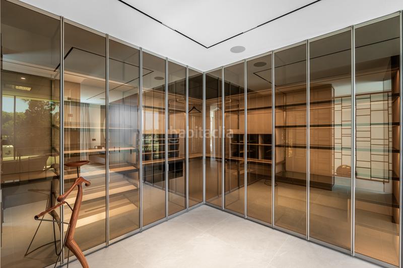 Foto 9ca27265-8a0c-4e95-afe8-cad81c8bb378. Casa aparellada a joan miro-atalaya rio ver 42 a Marbella