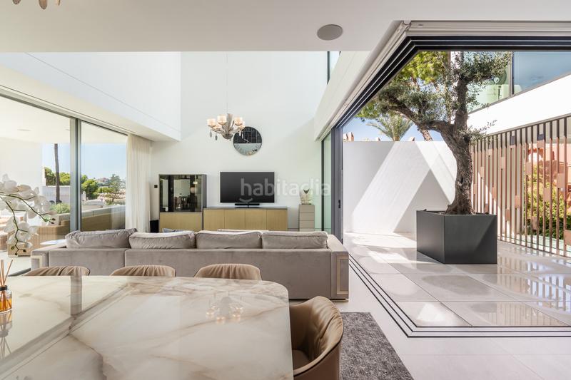 Foto bccc16be-738c-4843-8fb2-5813322a7093. Casa aparellada a joan miro-atalaya rio ver 42 a Marbella