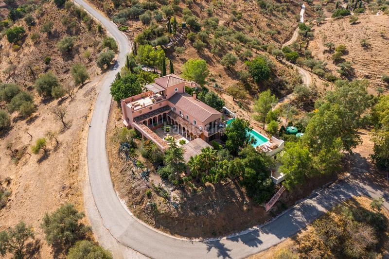 Foto fd5025cb-7537-4563-b914-9c7527149cf2. Haus mit parking pool in Comares