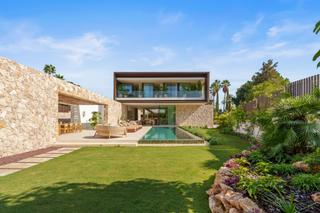 Casa  Sierra nevada-lo ma club 59. Villa contemporánea de nueva construcción en lomas de marbella c