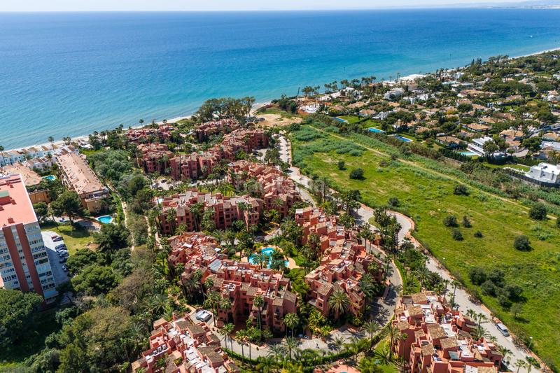 Foto 97f586f2-8762-4227-a9c5-a4742d6b143f. Alquiler apartamento  en primera linea de playa alicate playa, este en Marbella