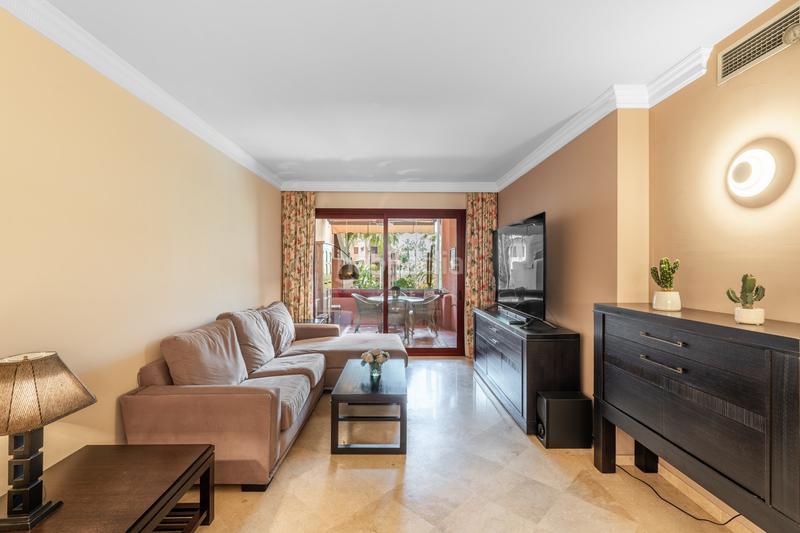 Foto 82f6d99c-6325-4955-b267-491d220faec1. Location appartement avec parking piscine dans Las Chapas - Alicate Playa Marbella