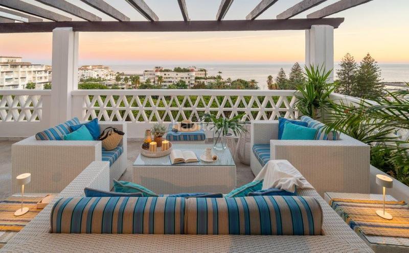 Foto 08f5b1da-397a-4e43-920e-ad1f66be214a. Alquiler ático  dúplex de lujo con vistas al mar playas del duque, Puerto Banús en Marbella