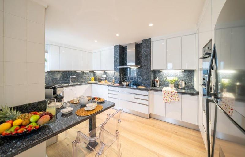 Foto 5e36b938-4669-45dd-997c-b39555fa8599. Alquiler ático  dúplex de lujo con vistas al mar playas del duque, Puerto Banús en Marbella