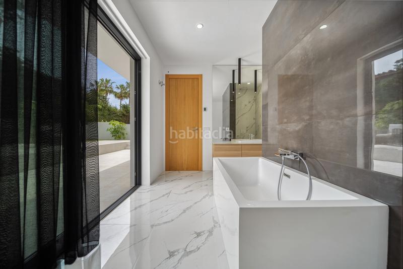 Foto a40923fa-131d-4339-970b-fc025e4fc45a. Casa in gijon-ur Marbesa 7 in Marbesa Marbella