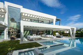 Casa en Los Naranjos. Sofisticada villa moderna en nueva andalucía, marbella