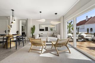 Appartement à Nueva Andalucía centro. Apartamento chic de lujo de 4 dormitorios recientemente renovado
