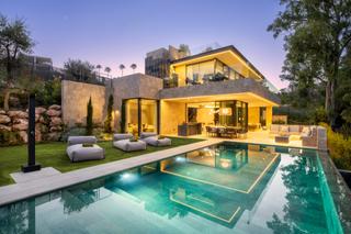 Casa a Osa mayor-nva andalucia g 26. Villa de diseño contemporáneo en ubicación privilegiada  la cerq