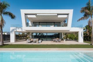 Casa en Nagüeles Alto. Villa de lujo llave en mano con vistas panorámicas al mar y la m