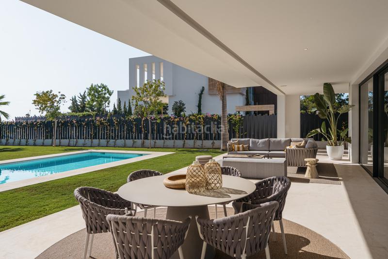 Foto fa9593e4-162a-4644-b226-4ce2c4e02a20. Casa villa de lujo llave en mano con vistas panorámicas al mar y la montaña milla de oro en Marbella
