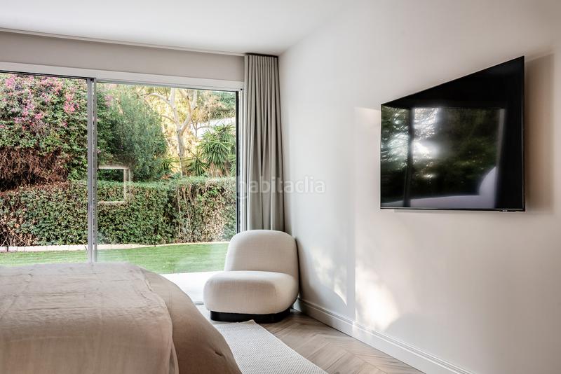 Foto 25c1a843-b6ac-40e1-bce2-a726ad7707ce. Planta baja apartamento único en planta baja con jardín privado y cocina exterior milla de oro, en Marbella