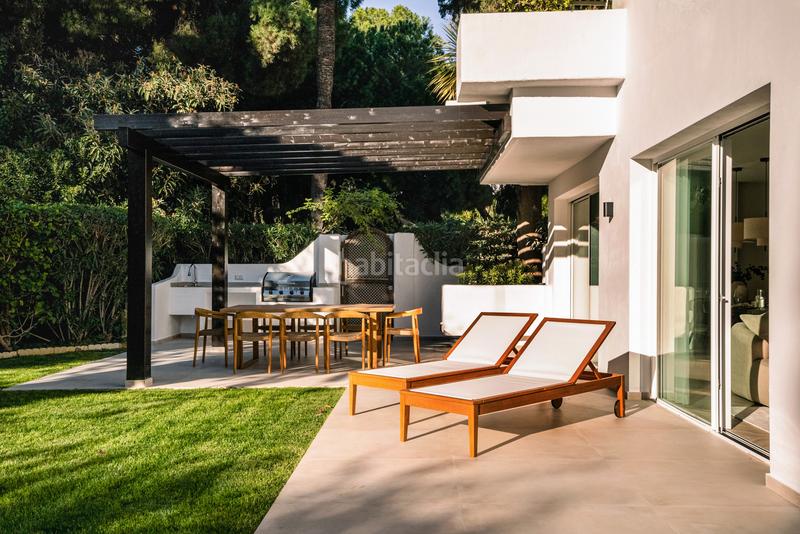 Foto 51ef6a05-fdb6-4a18-b0b6-6878a9fff502. Planta baja apartamento único en planta baja con jardín privado y cocina exterior milla de oro, en Marbella