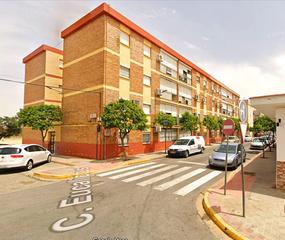 Pis  Roble. Piso en venta en dos hermanas, 3 dormitorios.