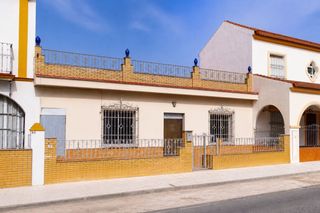 Casa  Domingo martinez. Casa en venta en los pintores, 3 dormitorios.