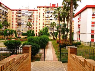 Flat in Castilleja de la Cuesta. Piso en venta en nueva sevilla, 3 dormitorios.