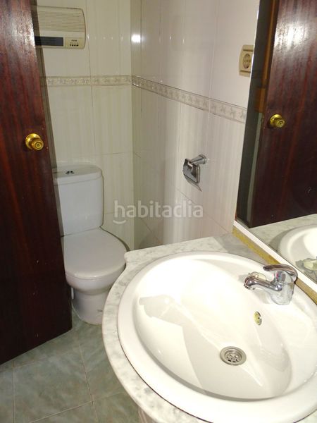 Foto bba3458a-d39c-4f05-9f7c-9d2d3dbe6abf. Pis amb calefacció a Centro Tomares