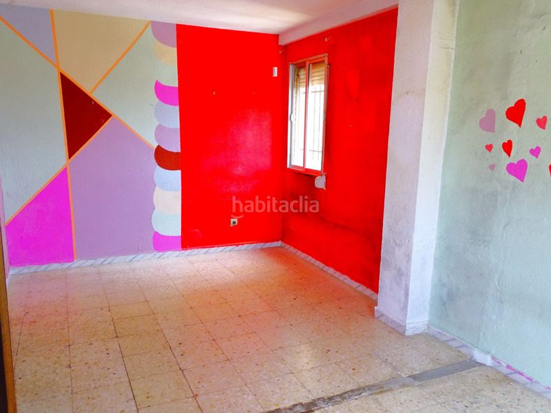 Foto d3f83a02-249a-4282-851a-8ec6b7da5f1e. Pis amb calefacció a Centro Tomares