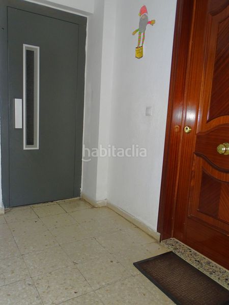 Foto ef3cf7b0-05e2-4140-9f4f-cc7764c420fc. Pis amb calefacció a Centro Tomares