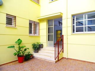 Pis  Doctor lara gomez. Piso en venta en dos hermanas, 3 dormitorios.