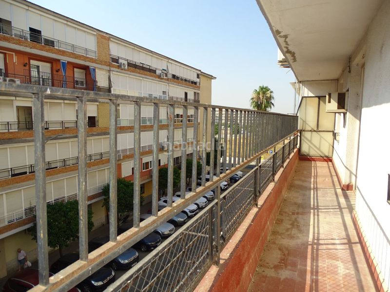 Foto 758d6509-d227-45bb-9809-7265914c11de. Pis amb calefacció a Parque Alcosa Sevilla