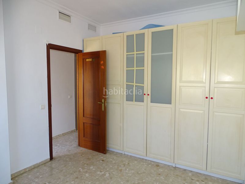 Foto 58d8cbd6-43e0-4f49-b1ea-af43f4cf0f4b. Casa amb calefacció aparcament a Las Torres - Constelaciones Utrera