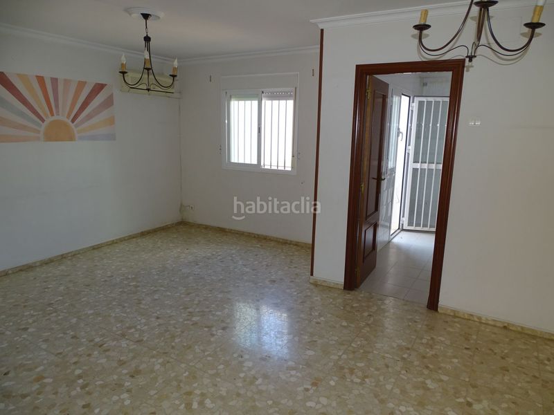 Foto b0bb1a48-16d2-47ee-ba51-9bc4c2689afb. Casa amb calefacció aparcament a Las Torres - Constelaciones Utrera