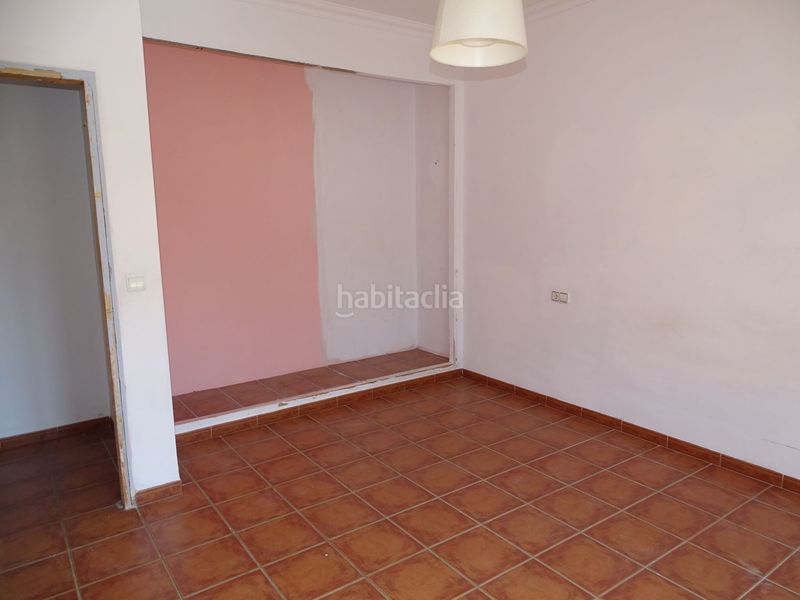 Foto 73812130-4af0-4527-916c-da3e80b1d91e. Casa amb calefacció aparcament a Molares (Los)