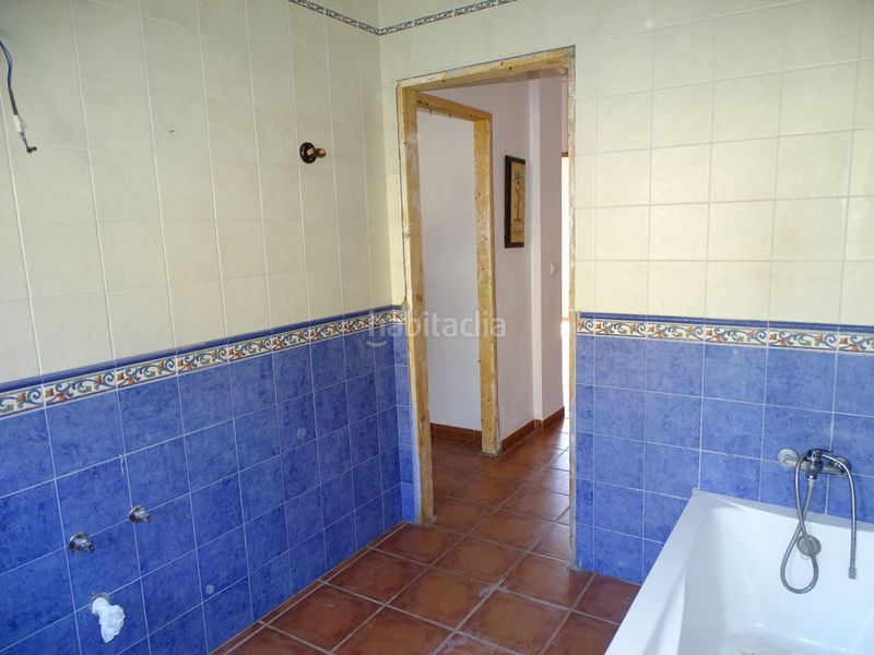 Foto 9405db19-08ee-4272-beb1-61e45443f7ad. Casa amb calefacció aparcament a Molares (Los)