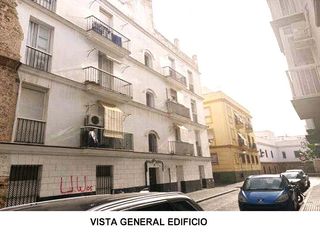 Etagenwohnung  Pericon cadiz. Piso en venta en casco histórico  barrio la viña, 3 dormitorios.