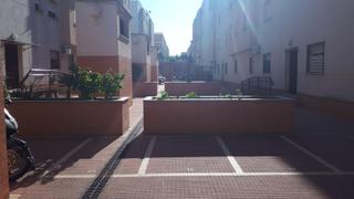 Aparcament cotxe a Juan jose ruiz monge 12. Garaje en venta en dos hermanas.