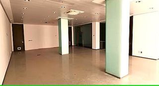 Geschäftsraum in Santa maria magdalena 22. Local com. en venta en centro, 2 despachos.