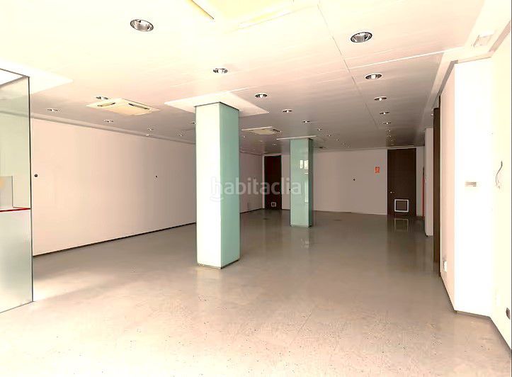 Foto 2a355eda-9201-436f-9a93-741de920092c. Business premise in santa maria magdalena 22 in El Arenal - La Pólvora Dos Hermanas