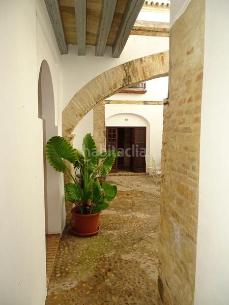 Foto 9f41f033-0f90-43c2-b247-c5c7ce1bcd9b. Casa  en venta en centro, 6 dormitorios. en Carmona