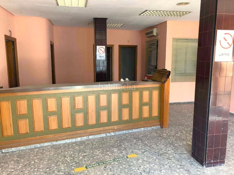 Foto aed53536-3374-4717-8f3b-2de787ff3183. Local comercial a iglesia (la) 5 a Centro Bormujos