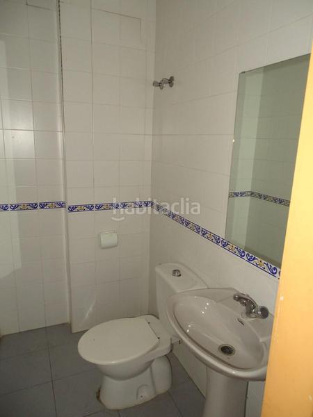 Foto 6f4202ad-39d4-45ec-8606-30da5081d135. Local comercial en san jose de calasanz 13 local com. en venta , 3 despachos. en Montequinto