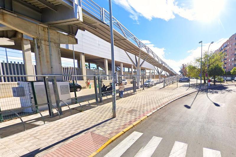 Foto ba5f078d-2ffe-46f3-958d-caf9bed1ab15. Local comercial en san jose de calasanz 13 local com. en venta , 3 despachos. en Montequinto