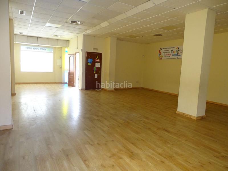 Foto edef48b6-ffb4-4e6a-9ec3-790618fd4a9c. Local comercial en san jose de calasanz 13 local com. en venta , 3 despachos. en Montequinto