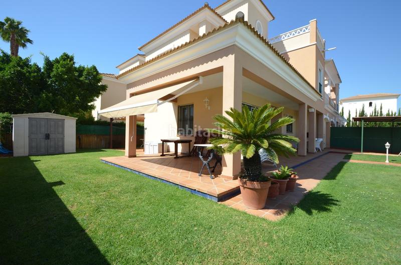 Foto fef86b80-c493-4106-ae5e-95a65758aa40. Apartment with parking pool in Isla Canela Ayamonte