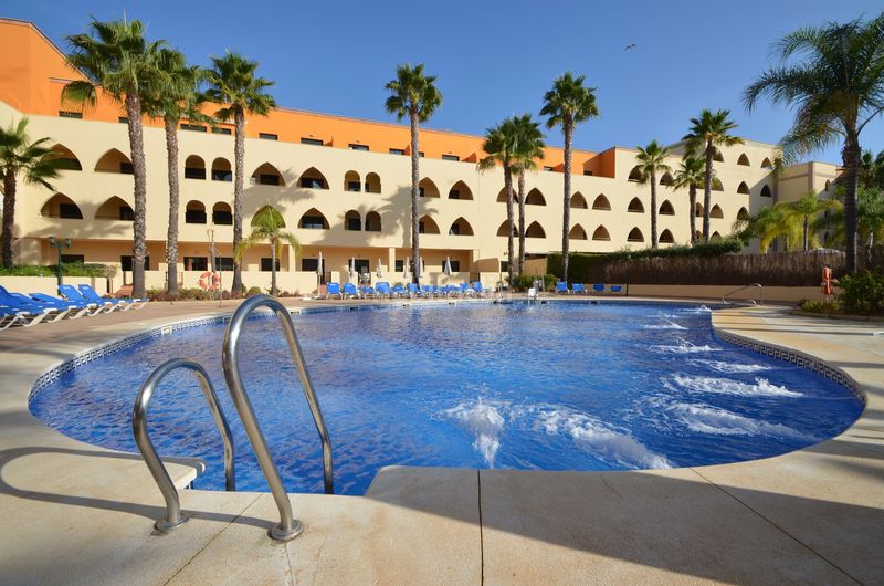 Foto 73a8f92f-f029-42f6-9ed8-f251bdf1ced6. Apartament amb calefacció piscina a Punta del Moral Ayamonte
