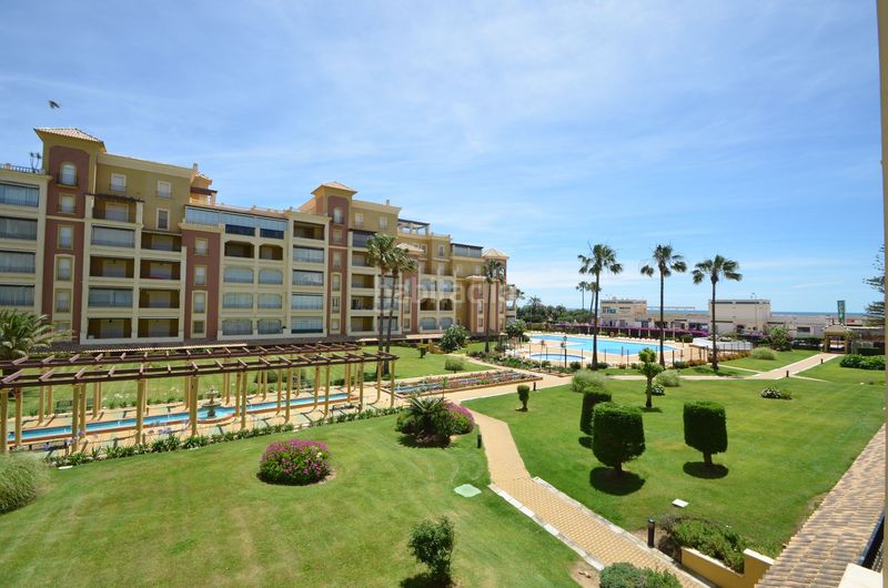 Foto d6dbfccc-8d6d-4e5e-ab98-2877c229d361. Apartament amb piscina a Isla Canela Ayamonte