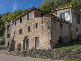 Masia a Vall de Bianya (La)