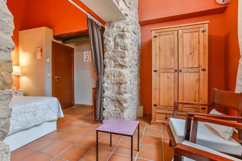 Foto 0067ed7b-507a-4564-9d4e-9418e4ce6f92. Gebäude in Cretas