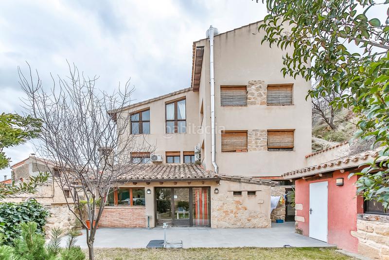 Foto 706d62f5-bcef-4f76-a667-a4bcc0b8dec8. Gebäude in Cretas