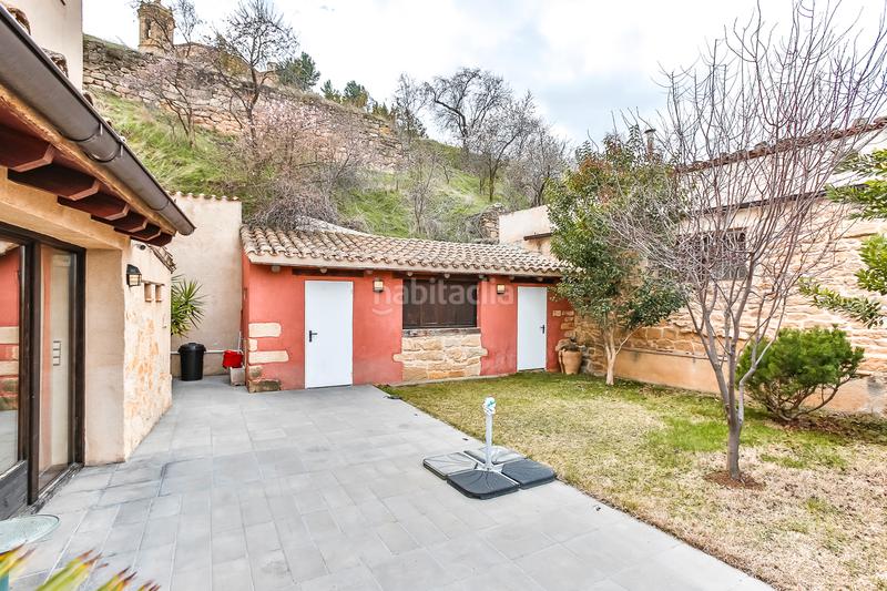 Foto 7fbfe64f-987e-41c1-a93a-ea1b7f70b454. Gebäude in Cretas