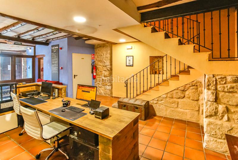 Foto 851a53a0-f2d2-44ad-a2f0-c62f1d6d123a. Gebäude in Cretas