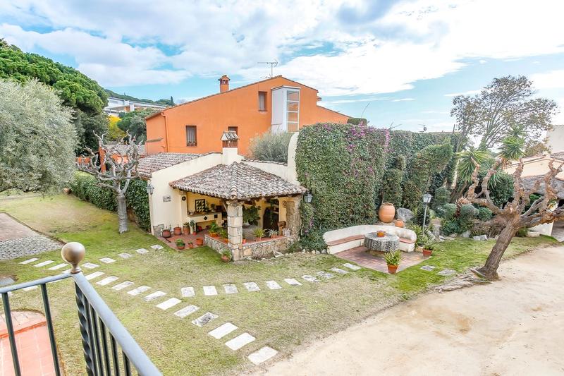 Foto b7f2d788-85a6-41d3-ae47-73625f68f120. Bauernhof mit heizung parking pool in Centre Sant Andreu de Llavaneres